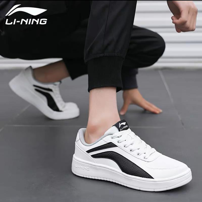 Hướng dẫn các bước để có cách buộc dây giày nam đẹp với nút thắt được giấu kín, tạo vẻ ngoài tối giản và gọn gàng